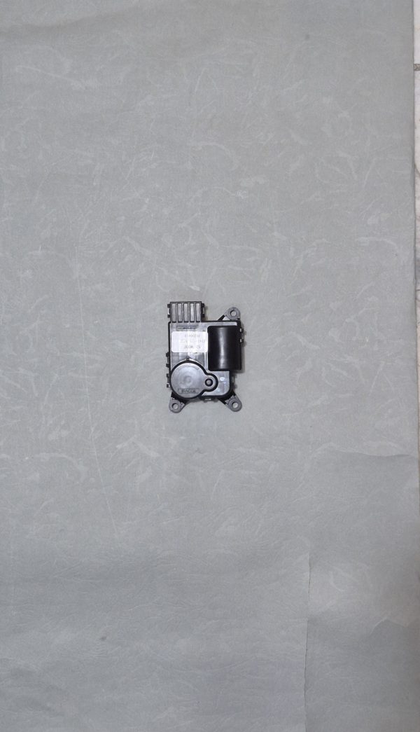 موتور تغییر وضعیت هوا دریچه جک S5 یکی از قطعات کاربردی و مهم